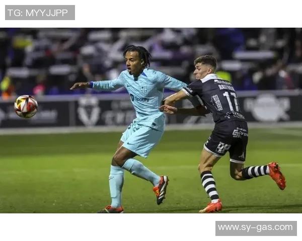 足总杯激战巴萨大胜巴黎圣日耳曼红牌事件引发全场热议与争议