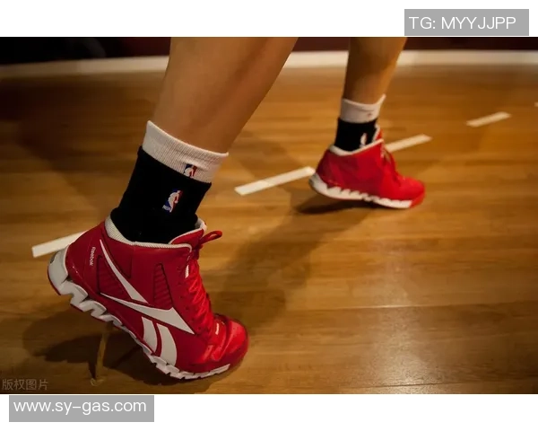 锐步姚明11篮球鞋全新发布引领运动潮流助力年轻人追逐梦想