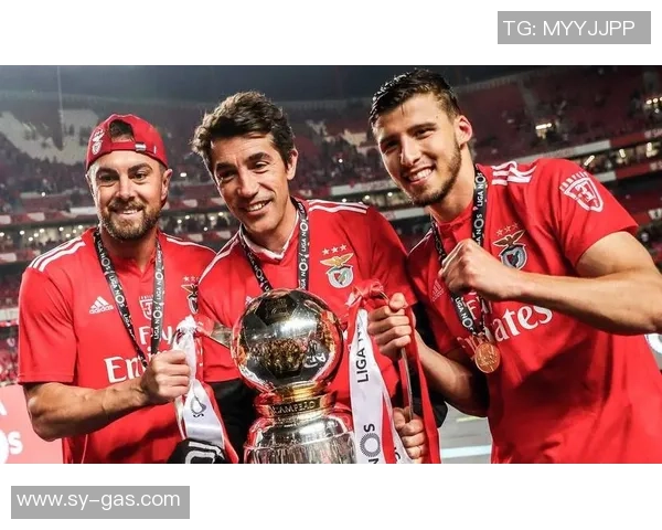 意甲激战本菲卡与马竞互交白卷门将神勇表现成焦点