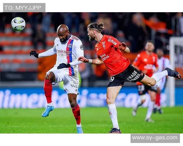 波尔图逆转里昂精彩瞬间回顾足总杯激战引爆全场热情