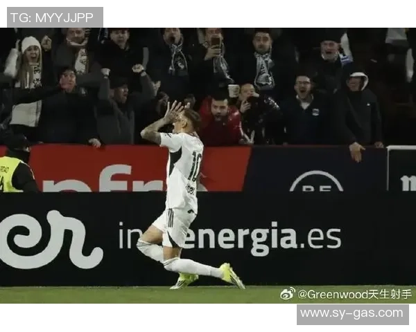 国王杯惊现乌龙球那不勒斯小胜皇马引发全场狂欢