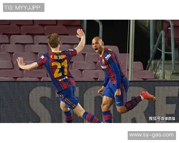 国王杯激战里昂与多特蒙德平局红牌争议引发全场热议 国王杯激战里昂与多特蒙德平局红牌争议引发全场热议