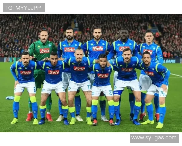 欧冠激战：那不勒斯逆转里昂全场沸腾转会风波再起