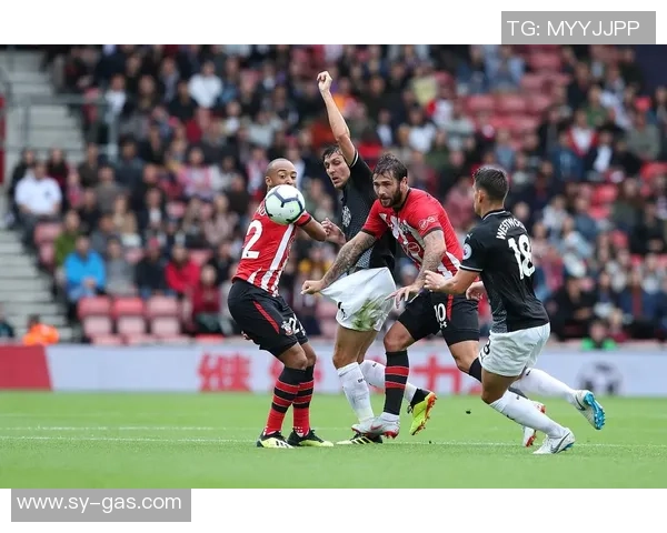 西甲激战本菲卡5-1大胜国米赛后转会传闻引发热议