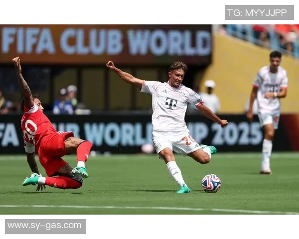 世界杯精彩对决本菲卡与拜仁战平转会传闻引发热议