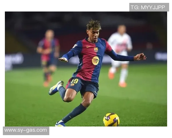 意甲焦点战巴萨与马竞互交白卷帽子戏法引发争议判罚热议