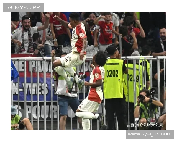 里昂大胜本菲卡6-2战术解析与比赛精彩瞬间回顾